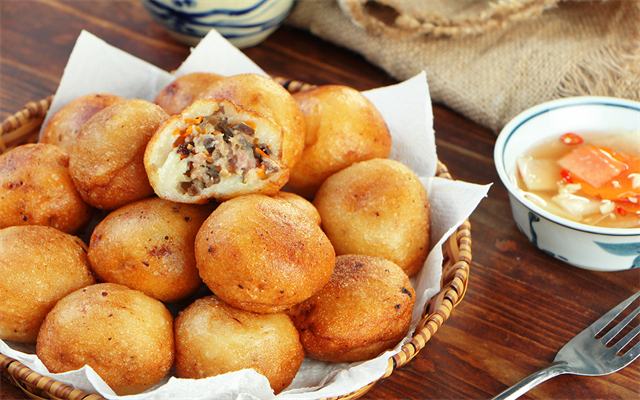 Cô Nga - Bánh Rán & Bánh Gối