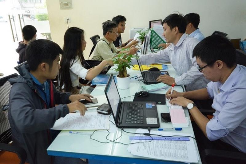 Nộp hồ sơ xét tuyển học bạ ( nguồn internet)