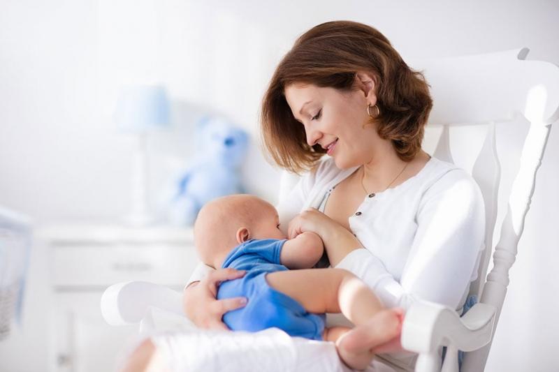 Lưu ý sử dụng sản phẩm cho đối tượng phụ nữ cho con bú
