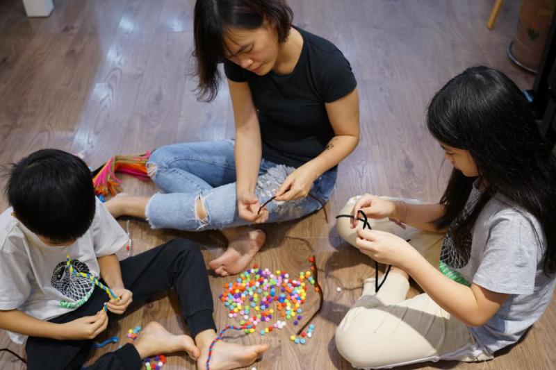 Trò chuyện với người thân